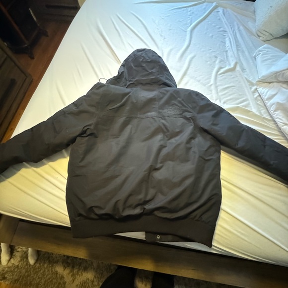 North Face Newington size L worn twice, mint condition! - Picture 5 of 5